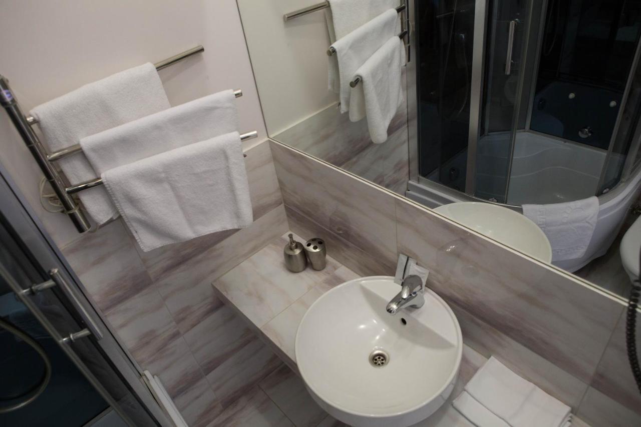 Mini Elegant Otel Kiev Dış mekan fotoğraf
