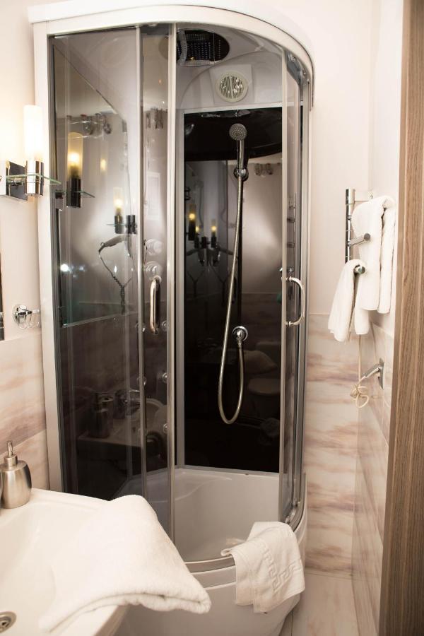 Mini Elegant Otel Kiev Dış mekan fotoğraf