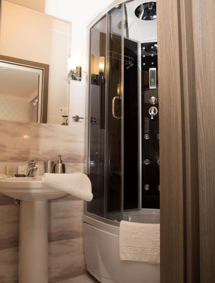 Mini Elegant Otel Kiev Dış mekan fotoğraf