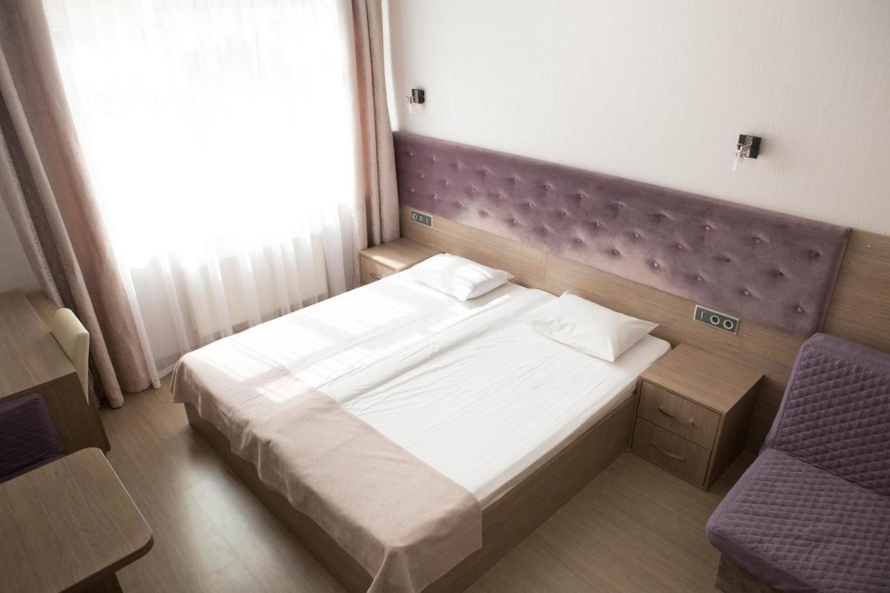 Mini Elegant Otel Kiev Dış mekan fotoğraf