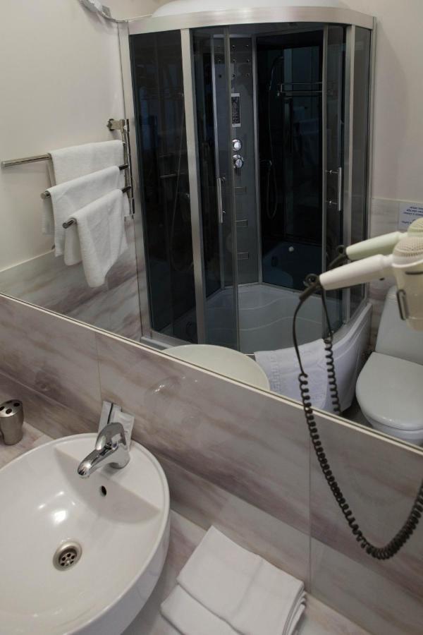 Mini Elegant Otel Kiev Dış mekan fotoğraf